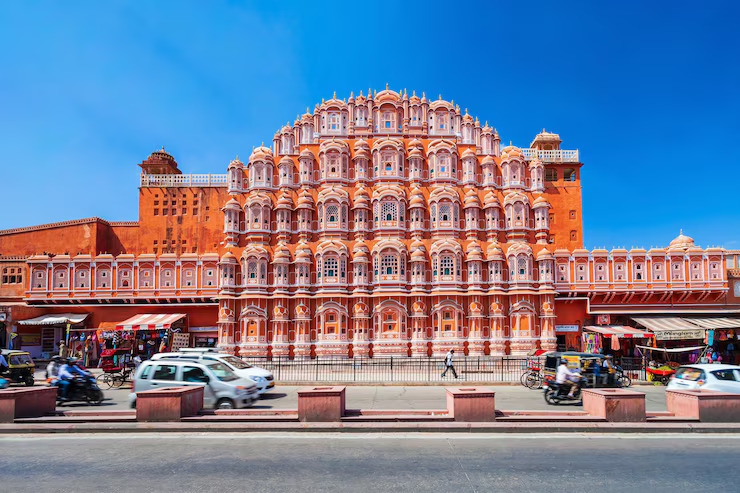 Exploring Jaipur: Top 10 Must-See Attractions with Dayma Taxi Service